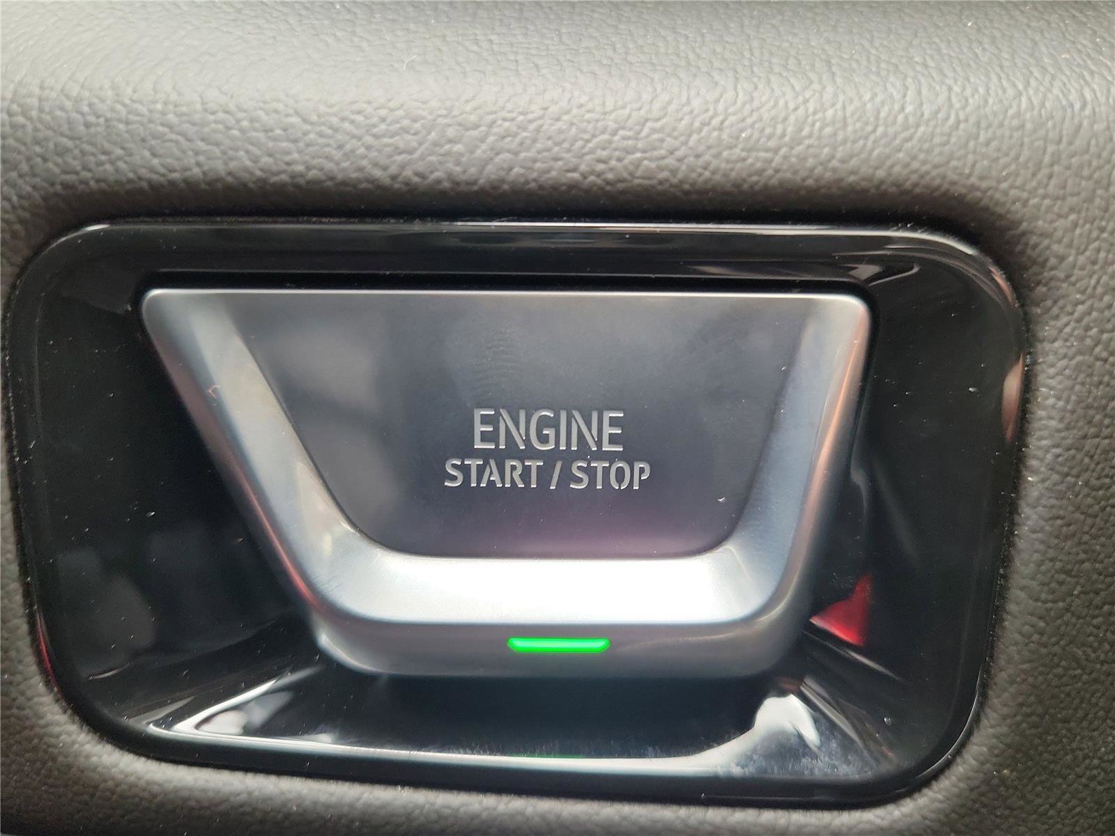 New 2026 GMC Yukon XL Denali w/ Sun & Power Step Package image 32