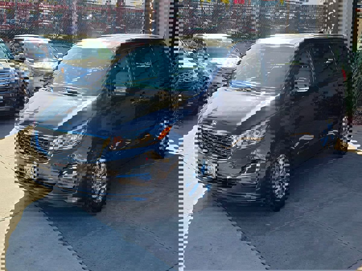 Used 2019 Kia Sedona LX image 7