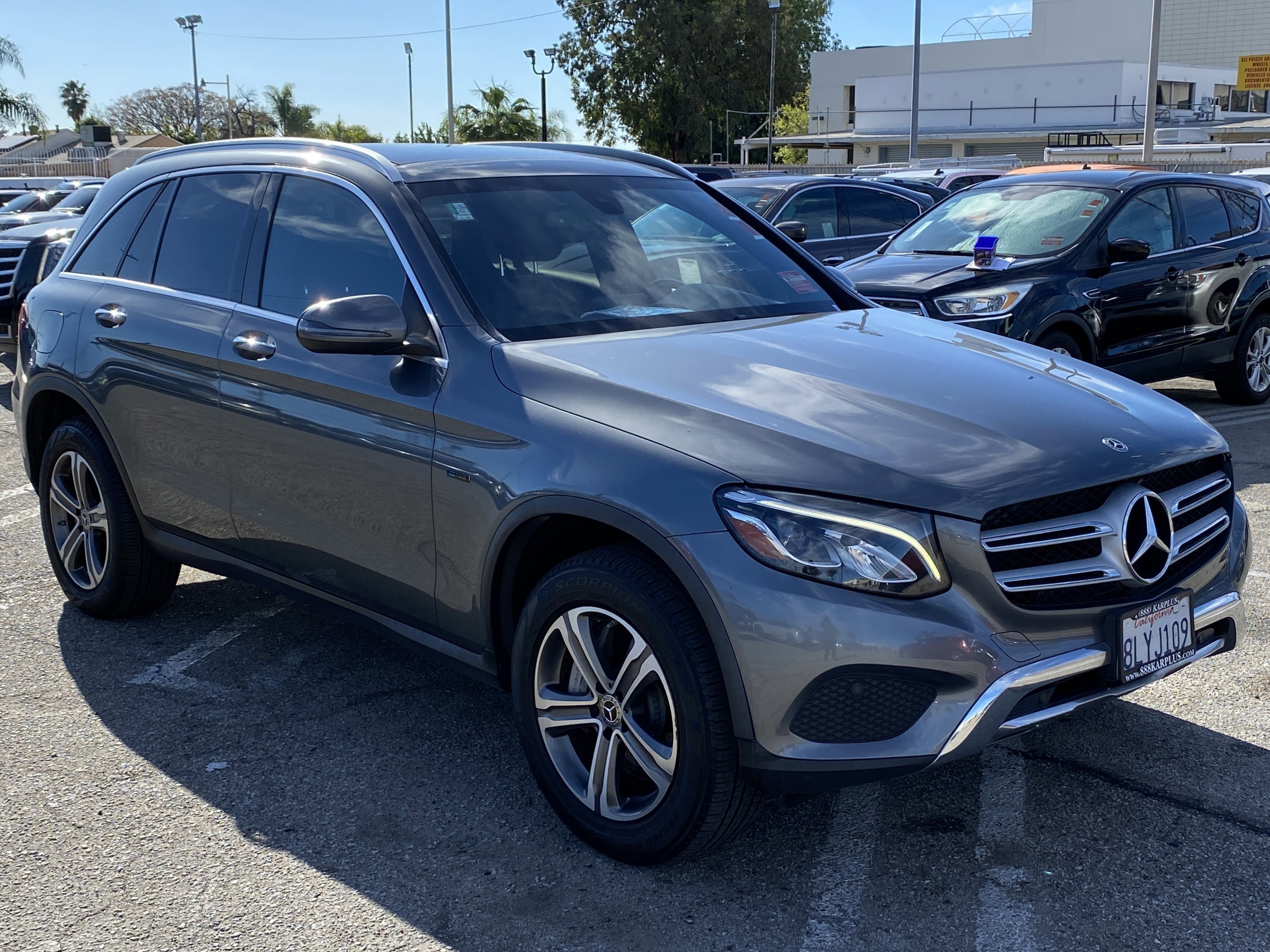 Used 2019 Mercedes-Benz GLC 350e 4MATIC w/ Premium Package image 6