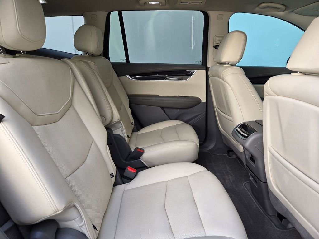 Used 2022 Cadillac XT6 Premium Luxury w/ Technology Package image 31