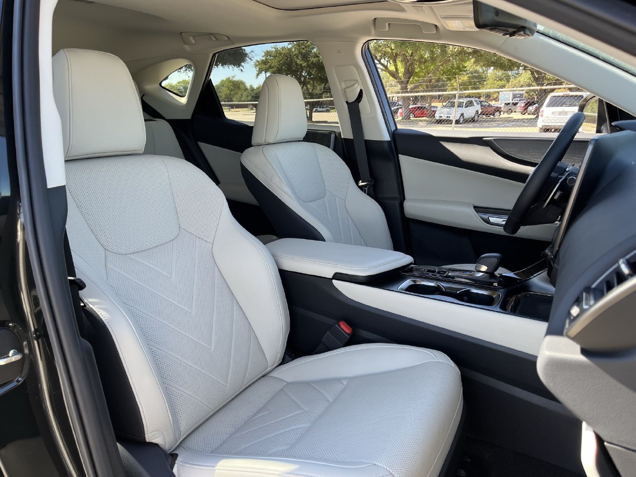 Used 2025 Lexus NX 450h+ AWD w/ Accessory Package (Z2) image 25