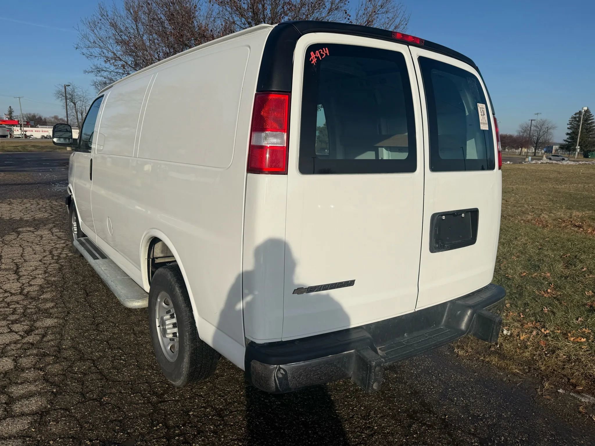 Used 2024 Chevrolet Express 2500 Regular Van 3D image 4