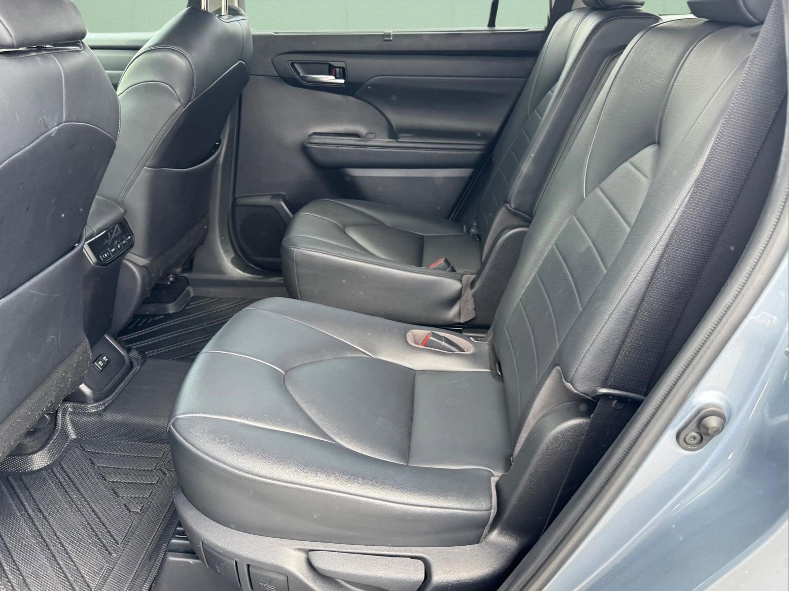 Used 2020 Toyota Highlander XLE FWD image 10