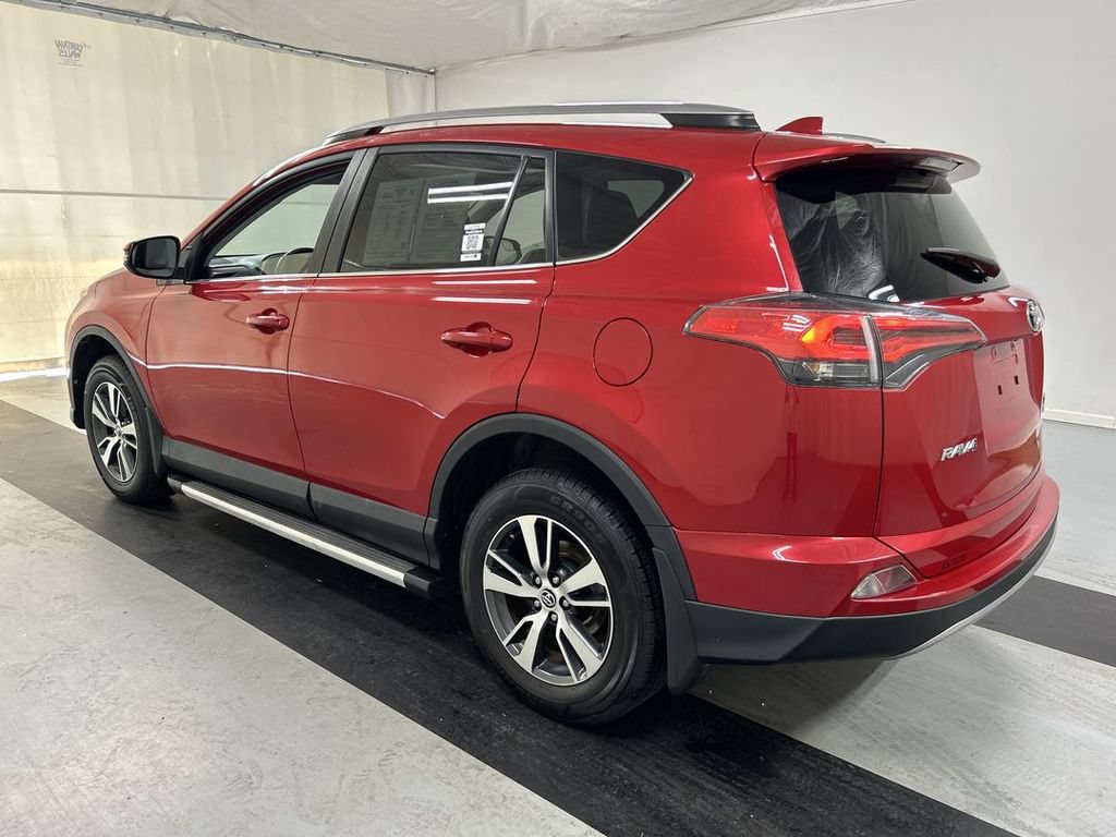 Used 2017 Toyota RAV4 XLE AWD/4WD image 7