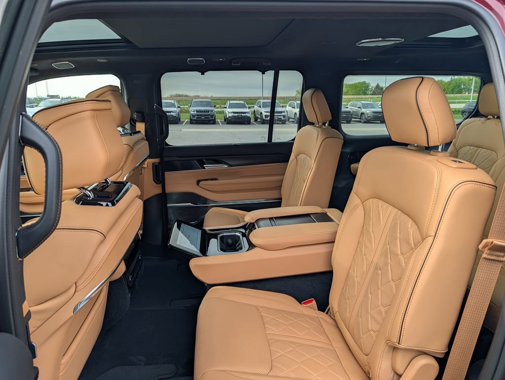 New 2026 Jeep Grand Wagoneer Summit AWD/4WD image 6