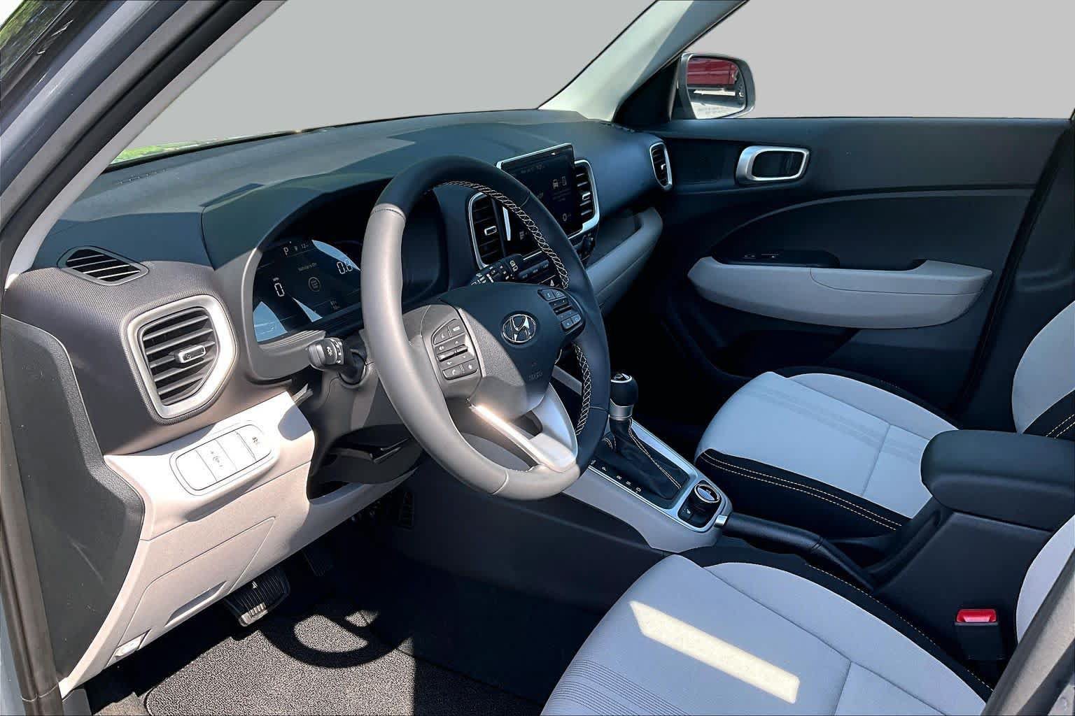 New 2026 Hyundai Venue SEL FWD image 10