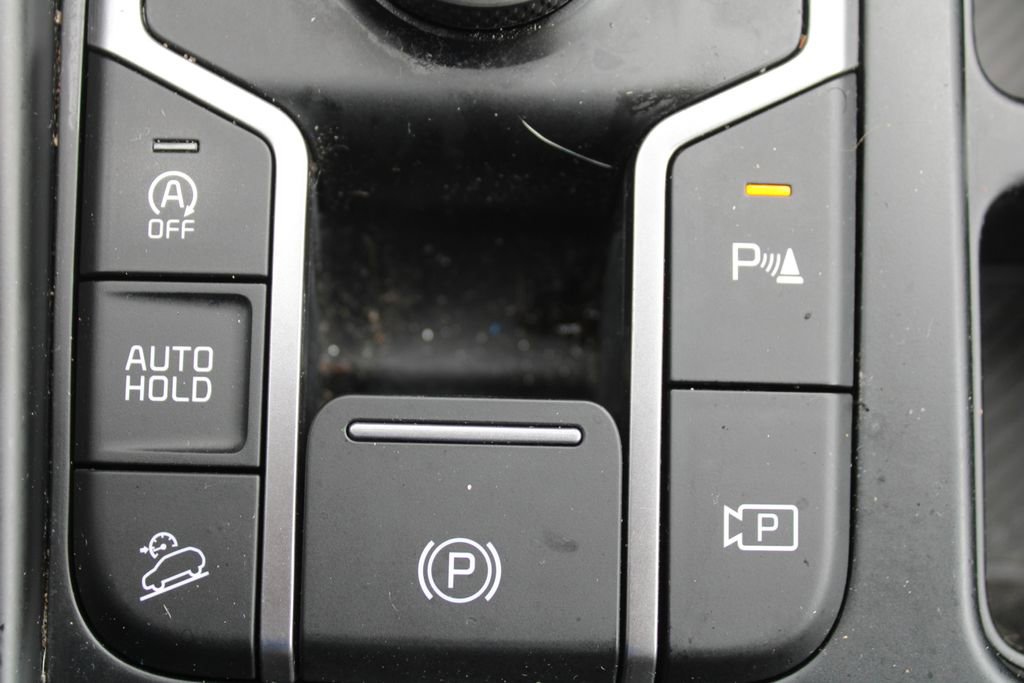 Certified 2025 Kia Sorento S w/ Panoramic Sunroof Package image 37