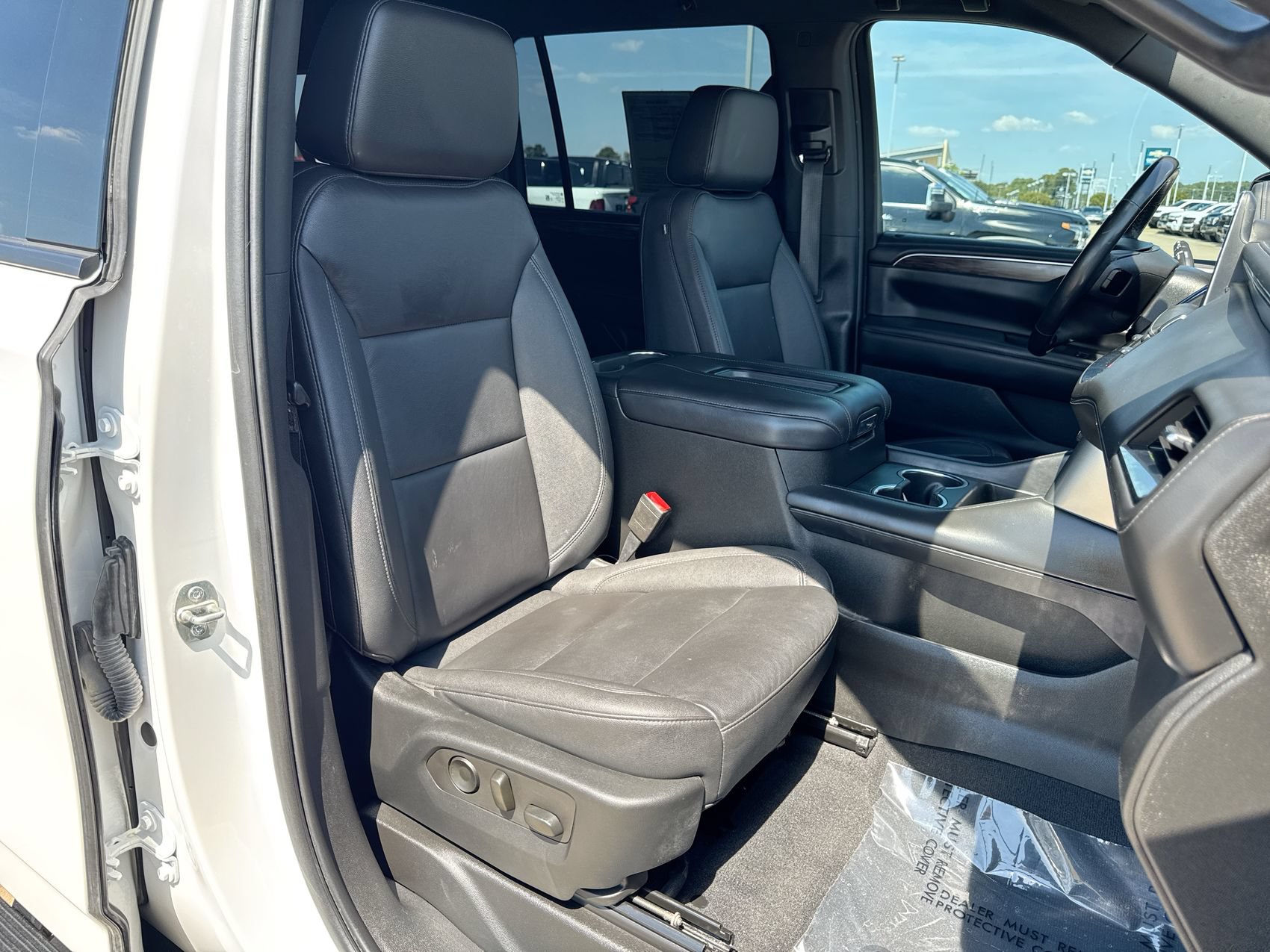 Used 2022 Chevrolet Suburban Z71 w/ Luxury Package AWD/4WD image 24
