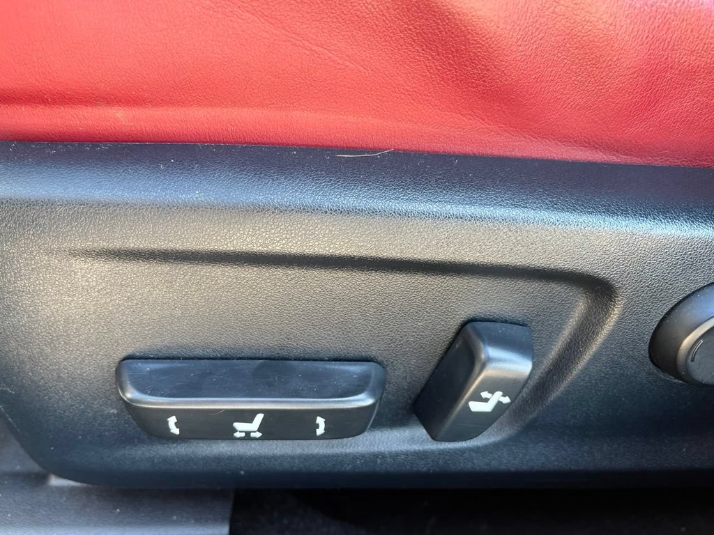 Used 2016 Lexus IS 200t RWD image 11