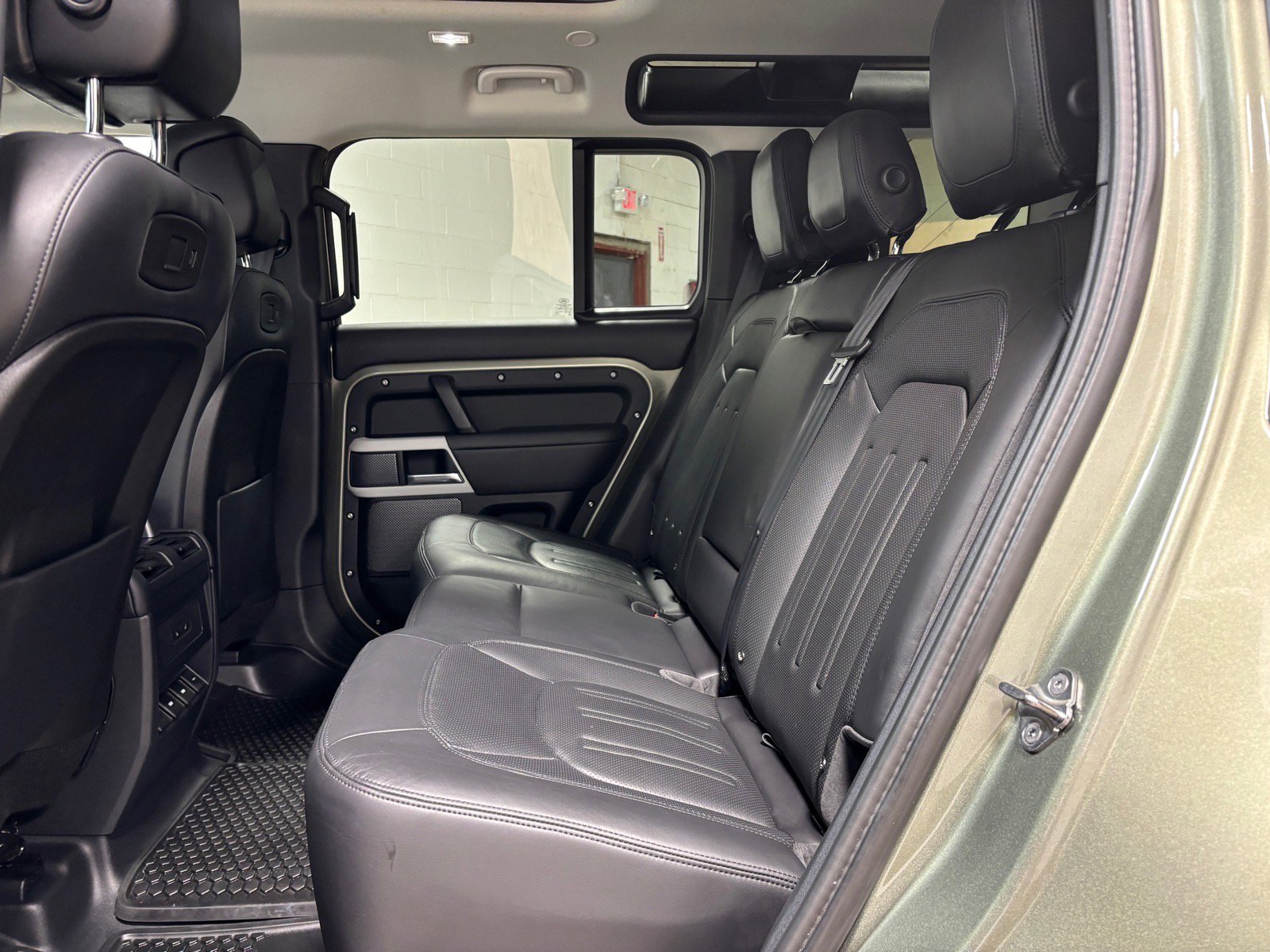 Used 2020 Land Rover Defender 110 HSE AWD/4WD image 29
