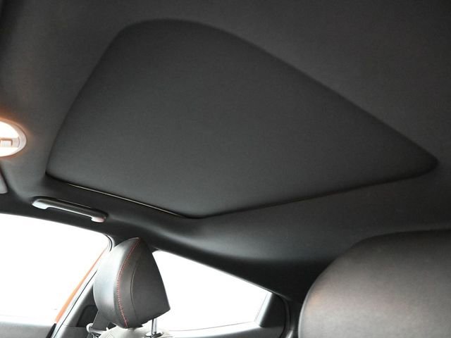 Used 2020 Hyundai Veloster 2.0 Premium image 11