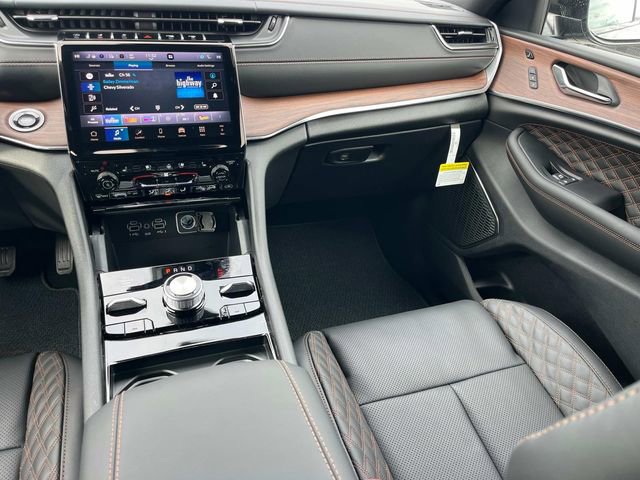 New 2025 Jeep Grand Cherokee Summit w/ Obsidian Package AWD/4WD image 4