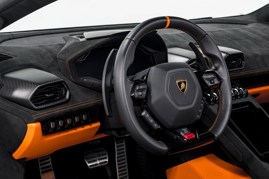 Used 2023 Lamborghini Huracan Tecnica image 13