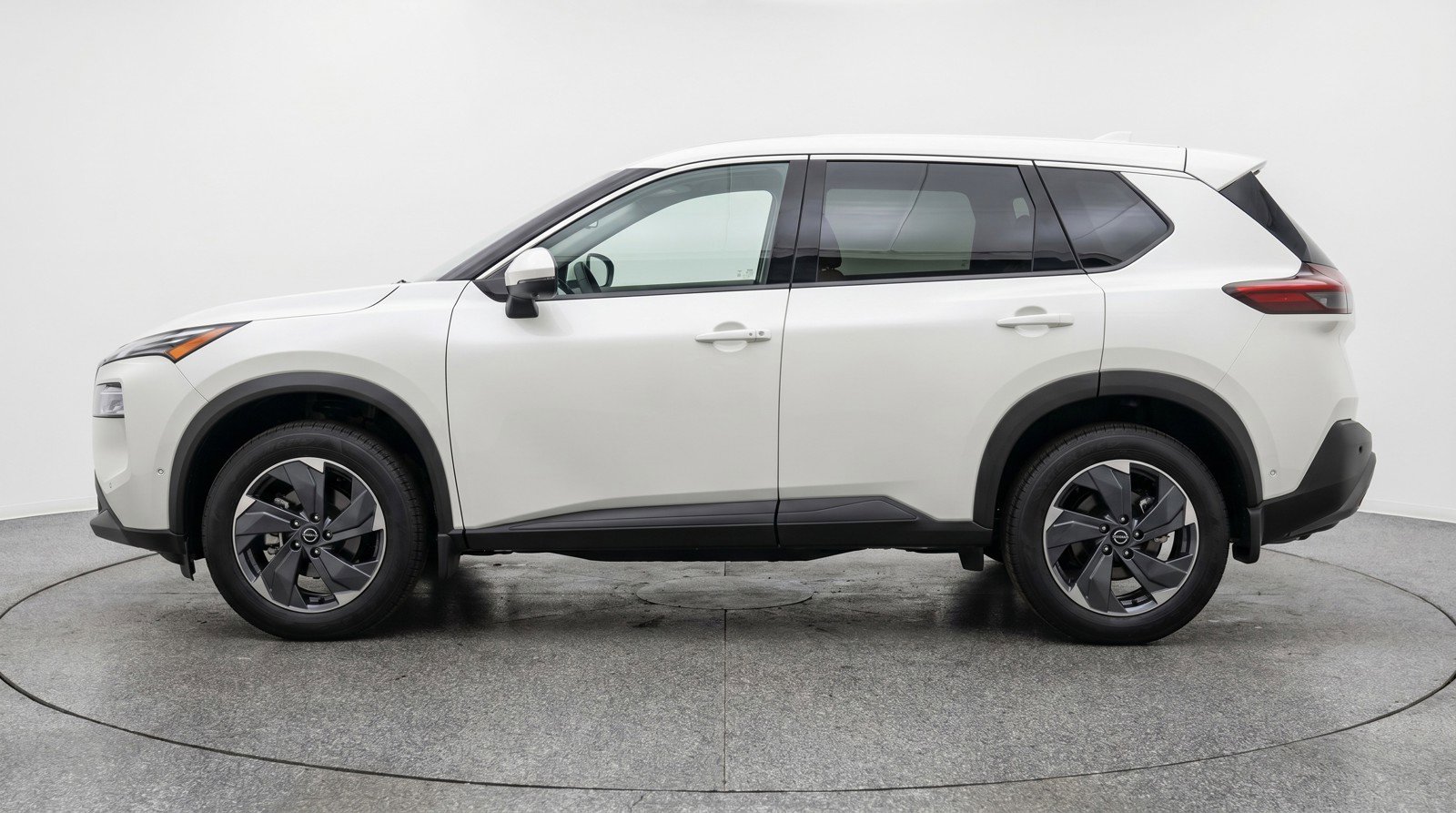 Used 2025 Nissan Rogue SV FWD image 5