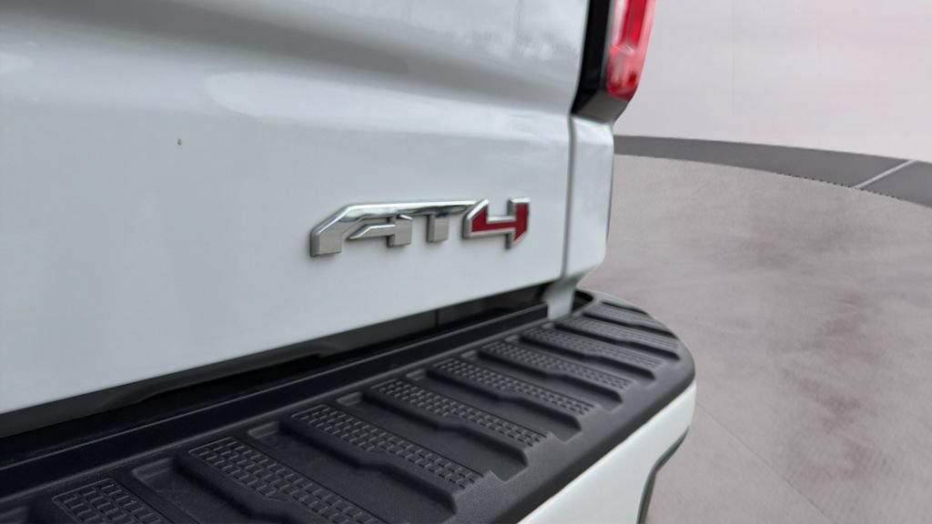 Used 2024 GMC Sierra 1500 AT4 w/ Technology Package AWD/4WD image 28