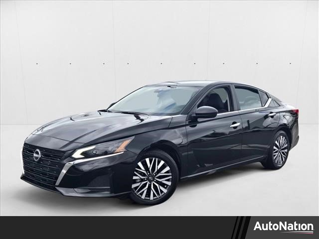 Used 2024 Nissan Altima 2.5 SV