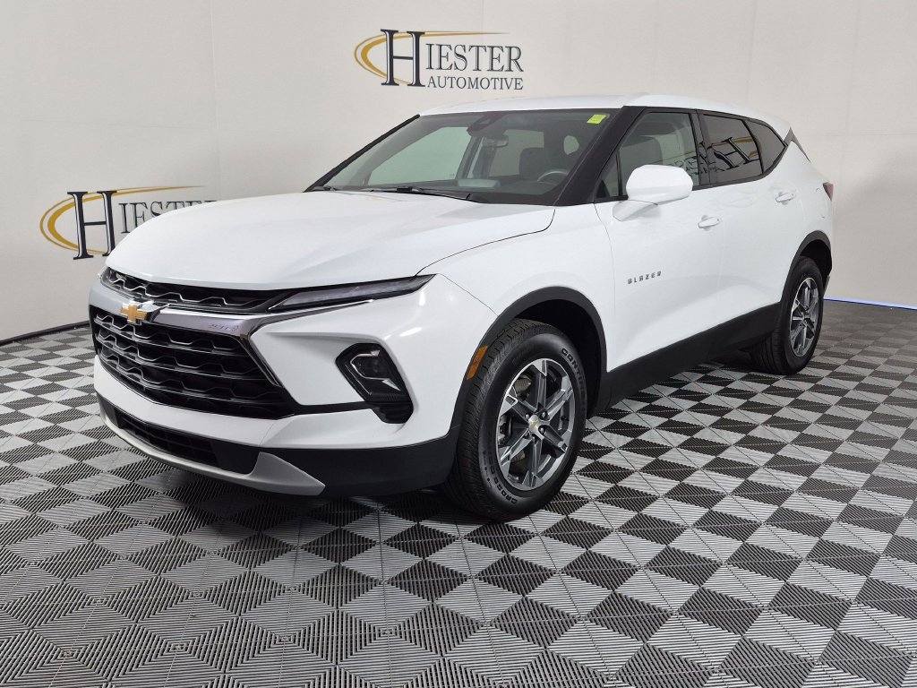 Used 2025 Chevrolet Blazer LT AWD/4WD image 8