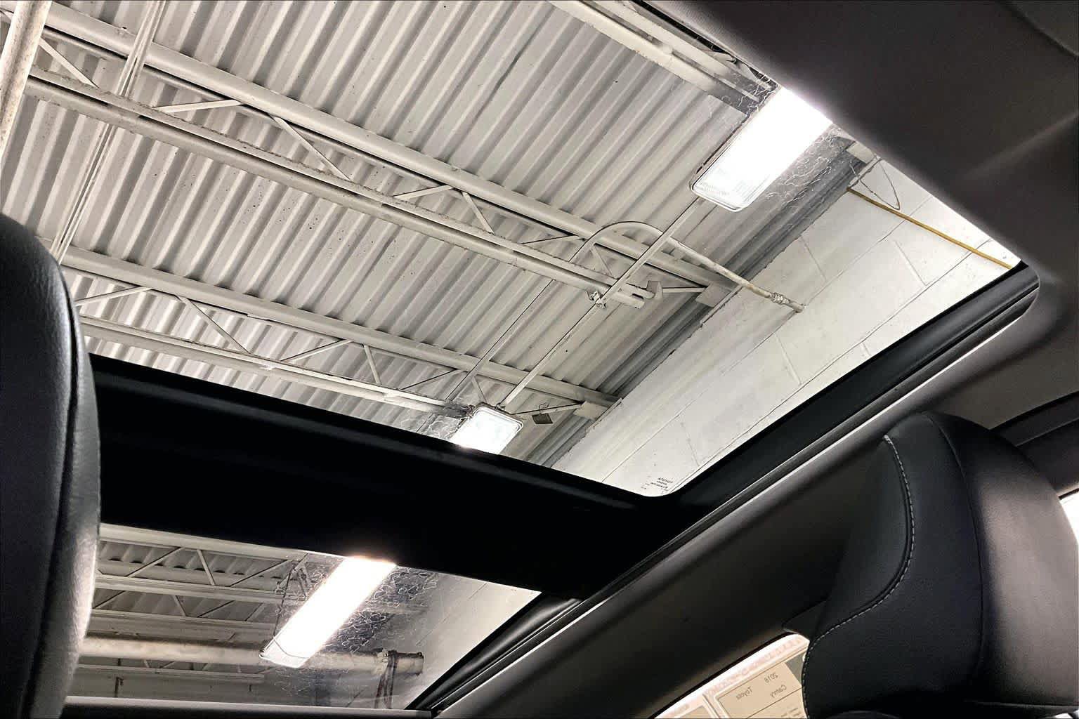 Used 2018 Toyota Camry XSE FWD image 14