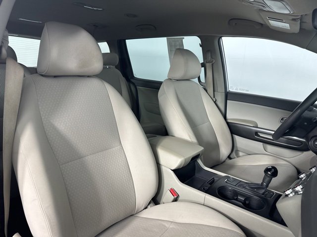 Used 2016 Kia Sedona LX image 26