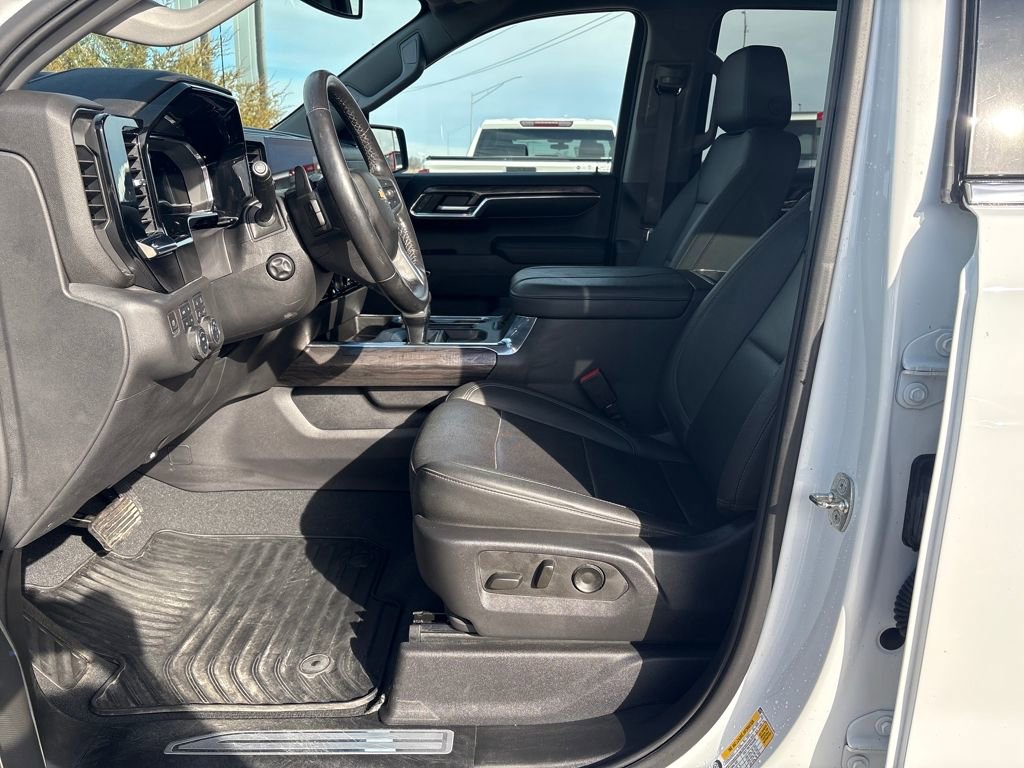 Used 2023 Chevrolet Silverado 1500 LTZ w/ Z71 Off-Road Package image 12