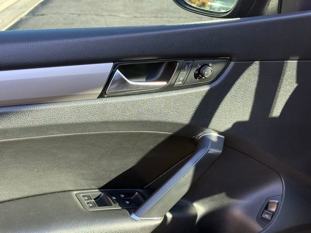 Used 2020 Volkswagen Passat 2.0T SE image 9