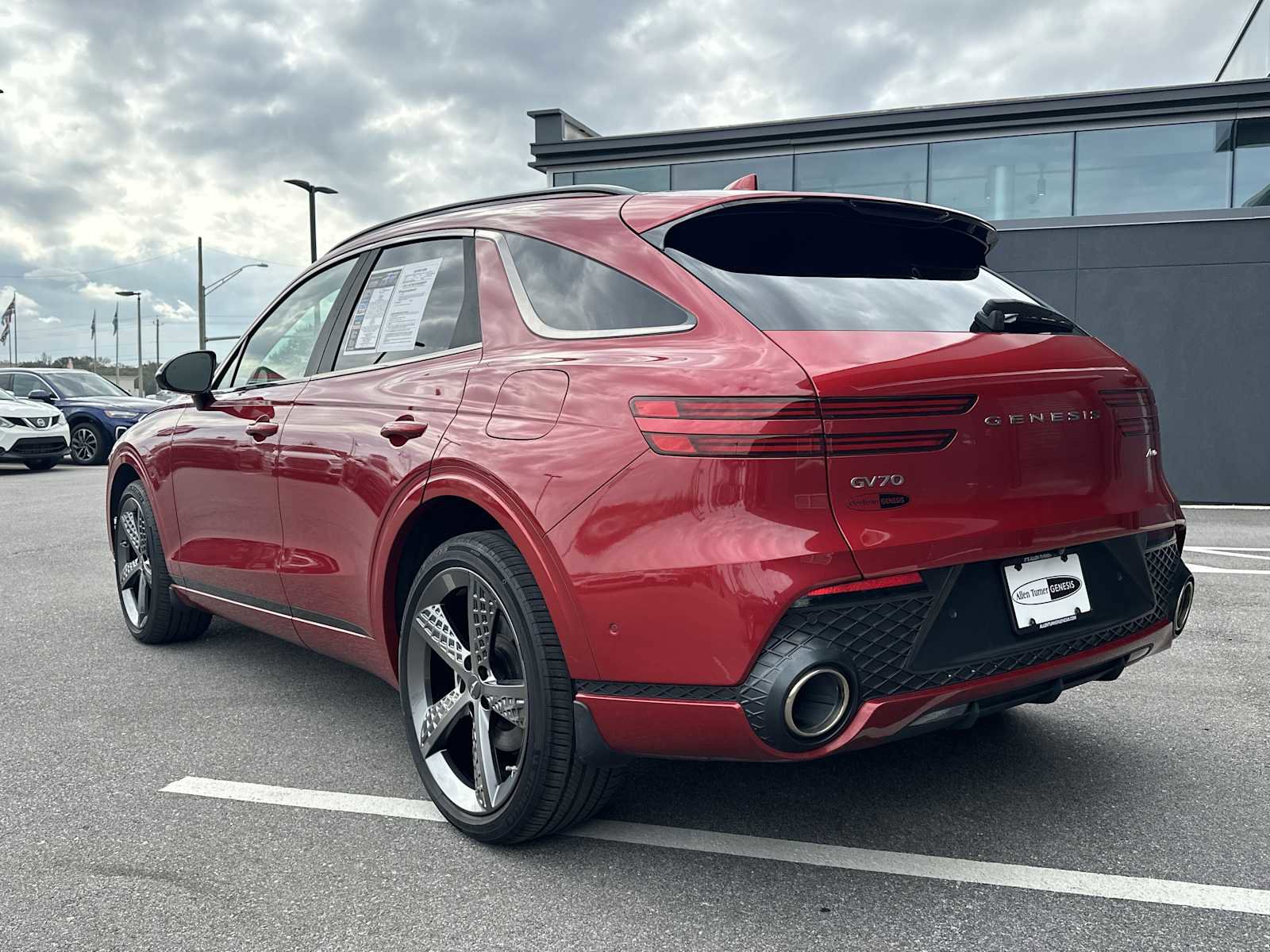 Used 2022 Genesis GV70 2.5T w/ Sport Prestige Package image 5