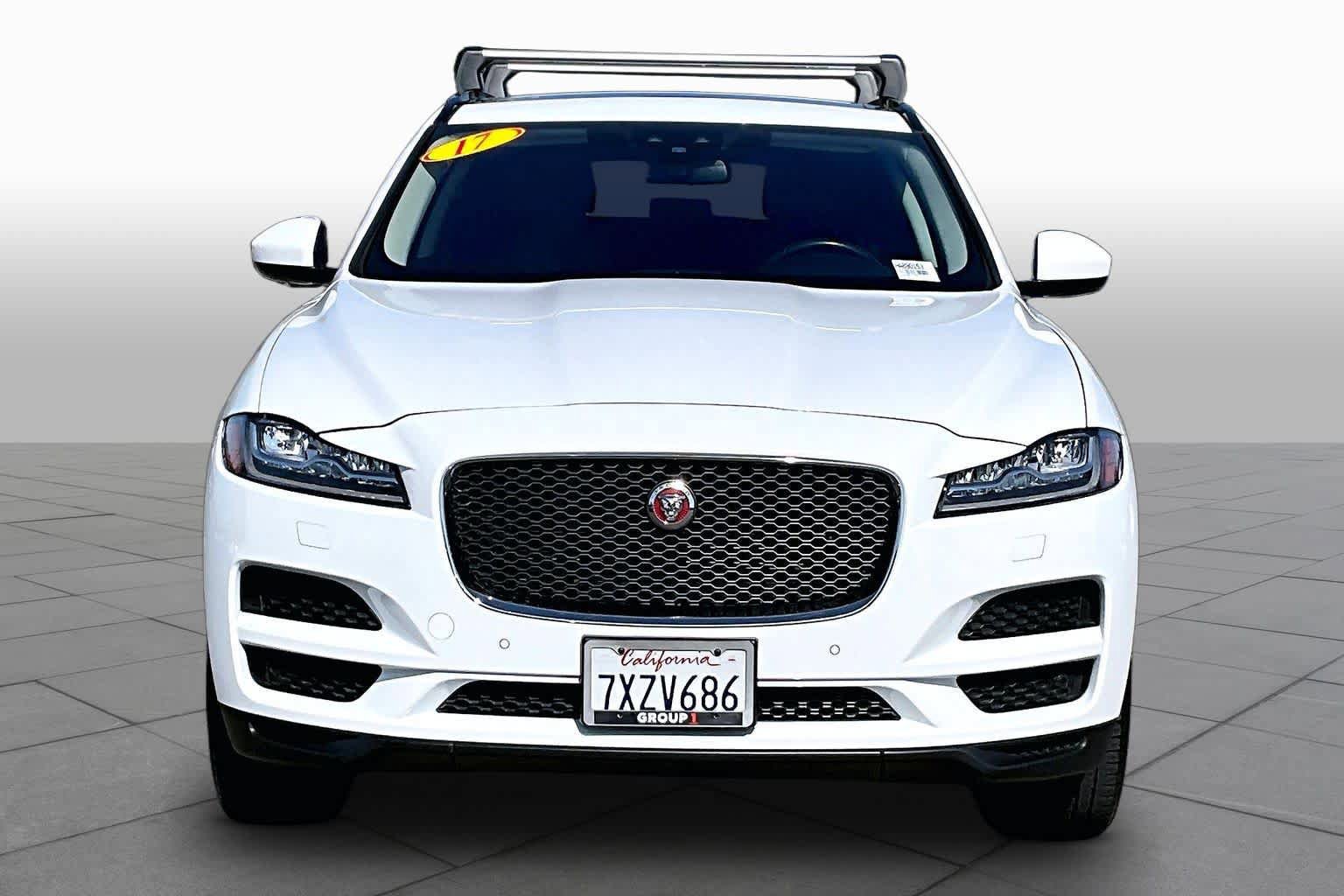 Used 2017 Jaguar F-PACE Prestige AWD/4WD image 3