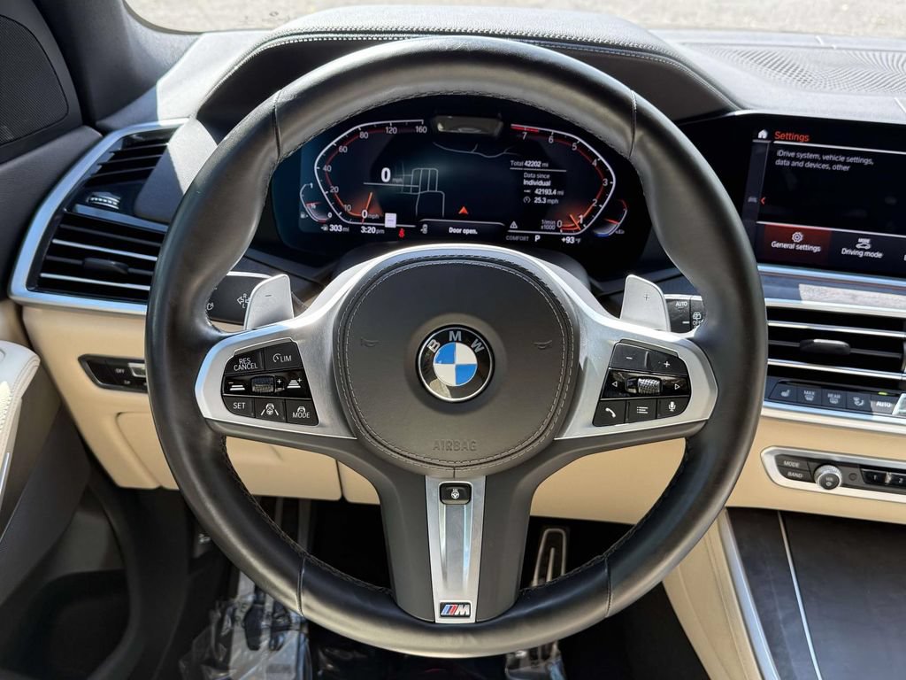 Used 2022 BMW X5 xDrive40i w/ M Sport Package AWD/4WD image 19