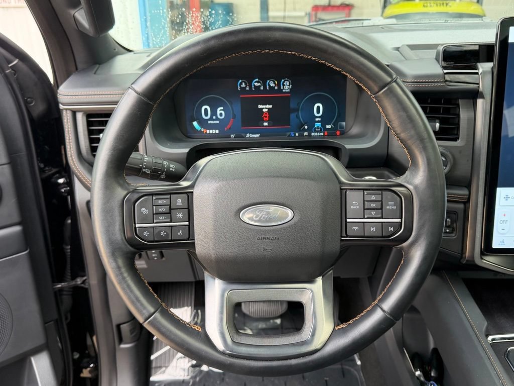 Used 2024 Ford Expedition Platinum RWD image 26