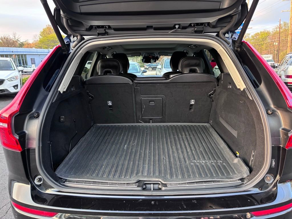 Used 2019 Volvo XC60 T6 Momentum w/ Premium Package image 12