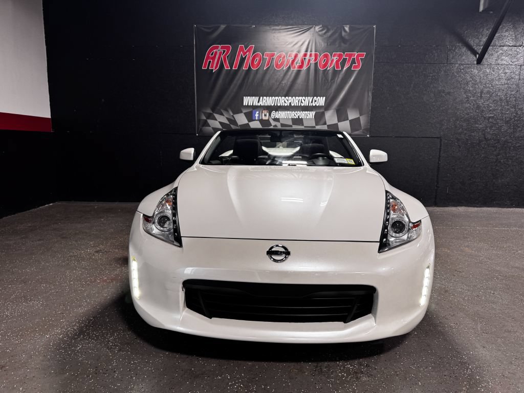 Used 2015 Nissan 370Z Roadster RWD image 7