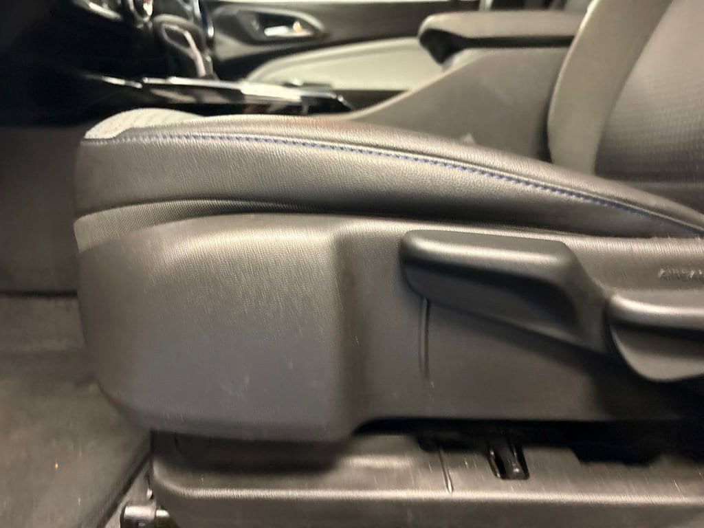 Certified 2025 Chevrolet Trax LT FWD image 24