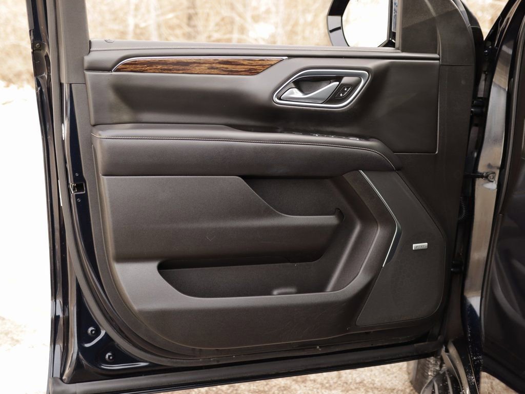 Used 2021 Chevrolet Suburban Premier image 27