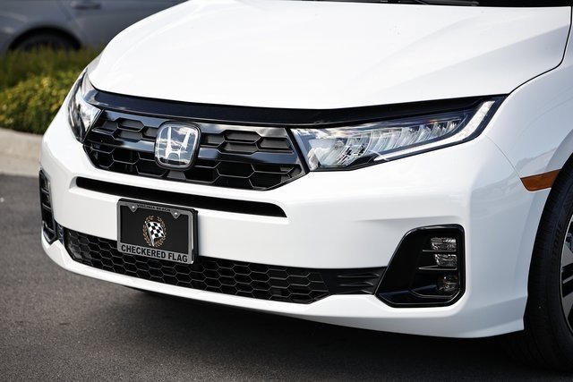 New 2026 Honda Odyssey Elite image 3