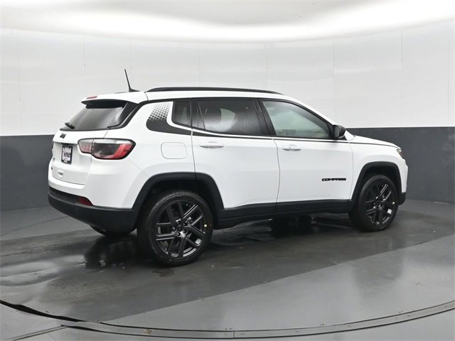 New 2026 Jeep Compass Latitude image 3
