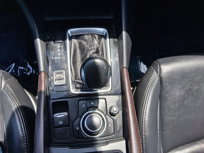 Used 2018 MAZDA MAZDA3 Touring FWD image 15