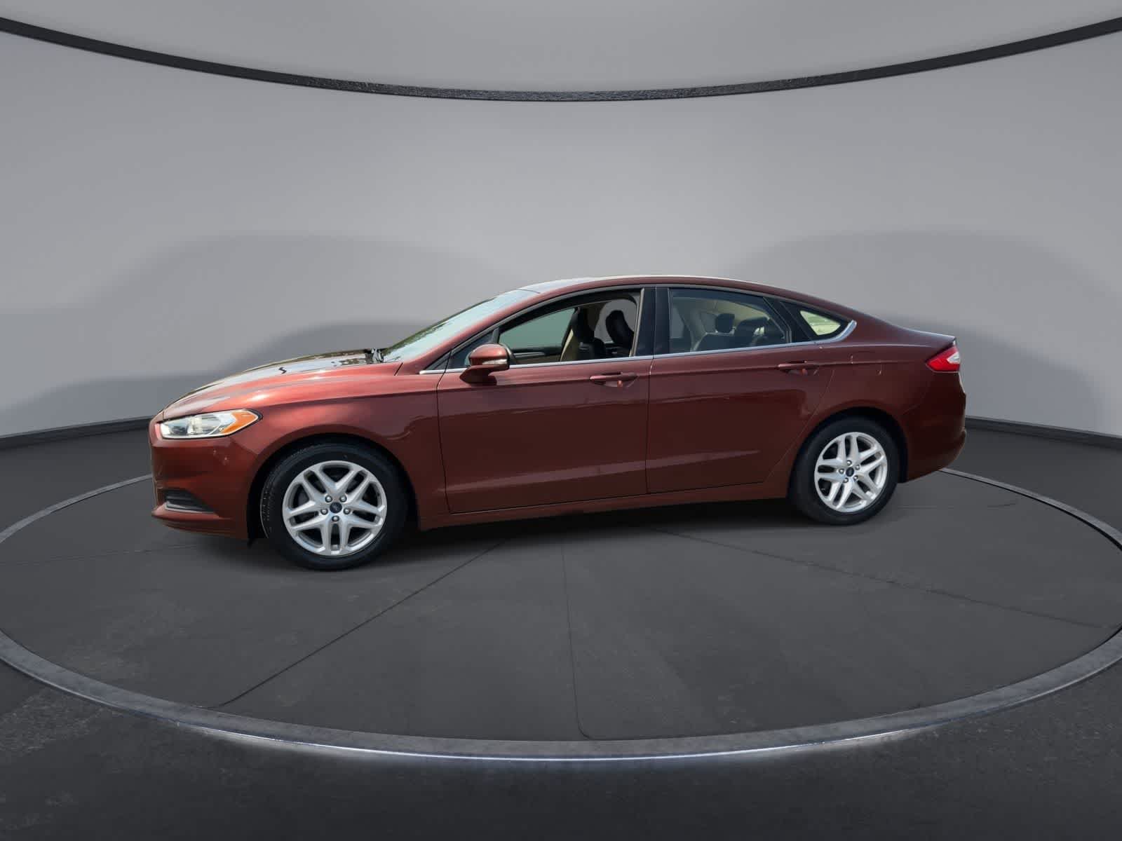 Used 2016 Ford Fusion SE FWD image 5