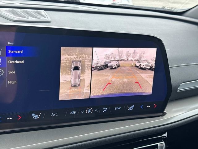 New 2026 Chevrolet Traverse LT w/ Enhanced Driving Package FWD image 32