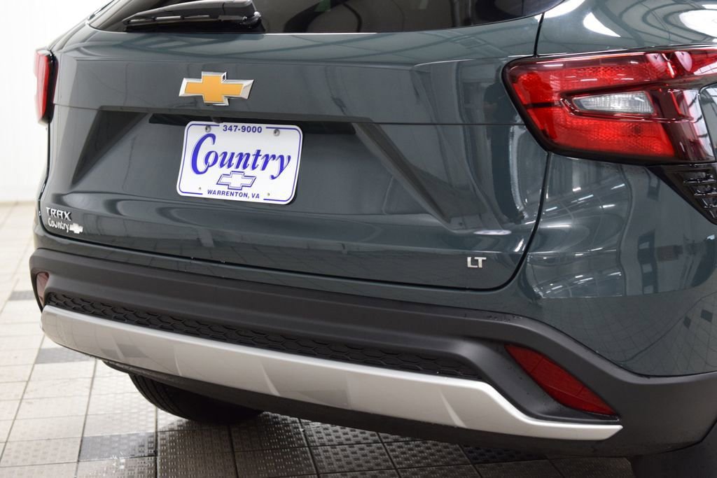 New 2026 Chevrolet Trax LT w/ Sunroof Package FWD image 19