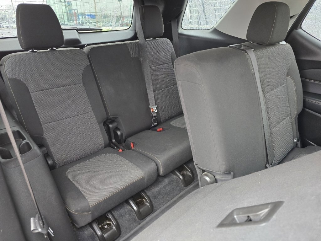 Used 2021 Chevrolet Traverse LT w/ LPO, Floor Liner Package image 19
