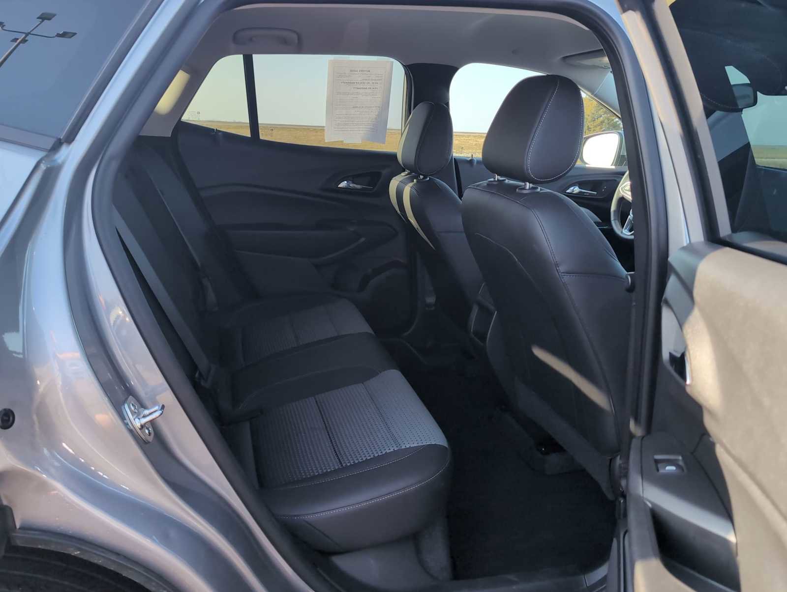 Used 2025 Chevrolet Trax LT w/ LT Convenience Package image 25