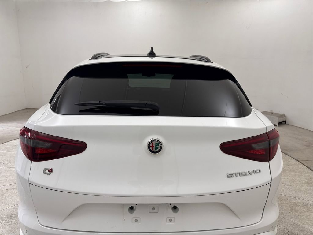 Used 2022 Alfa Romeo Stelvio Veloce AWD/4WD image 21