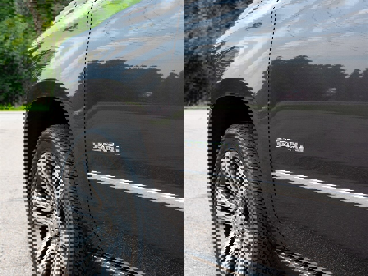 Used 2018 GMC Yukon Denali w/ Denali Ultimate Package image 10