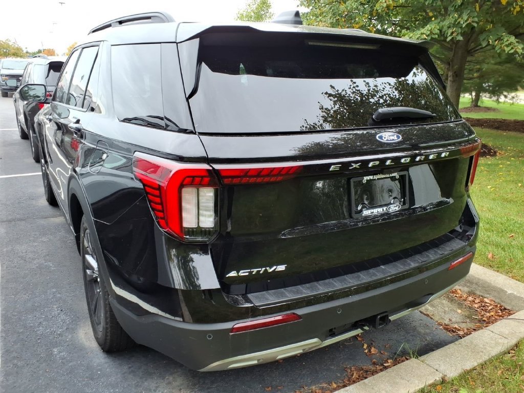 Used 2027 Ford Explorer Active w/ Active Comfort Package AWD/4WD image 5