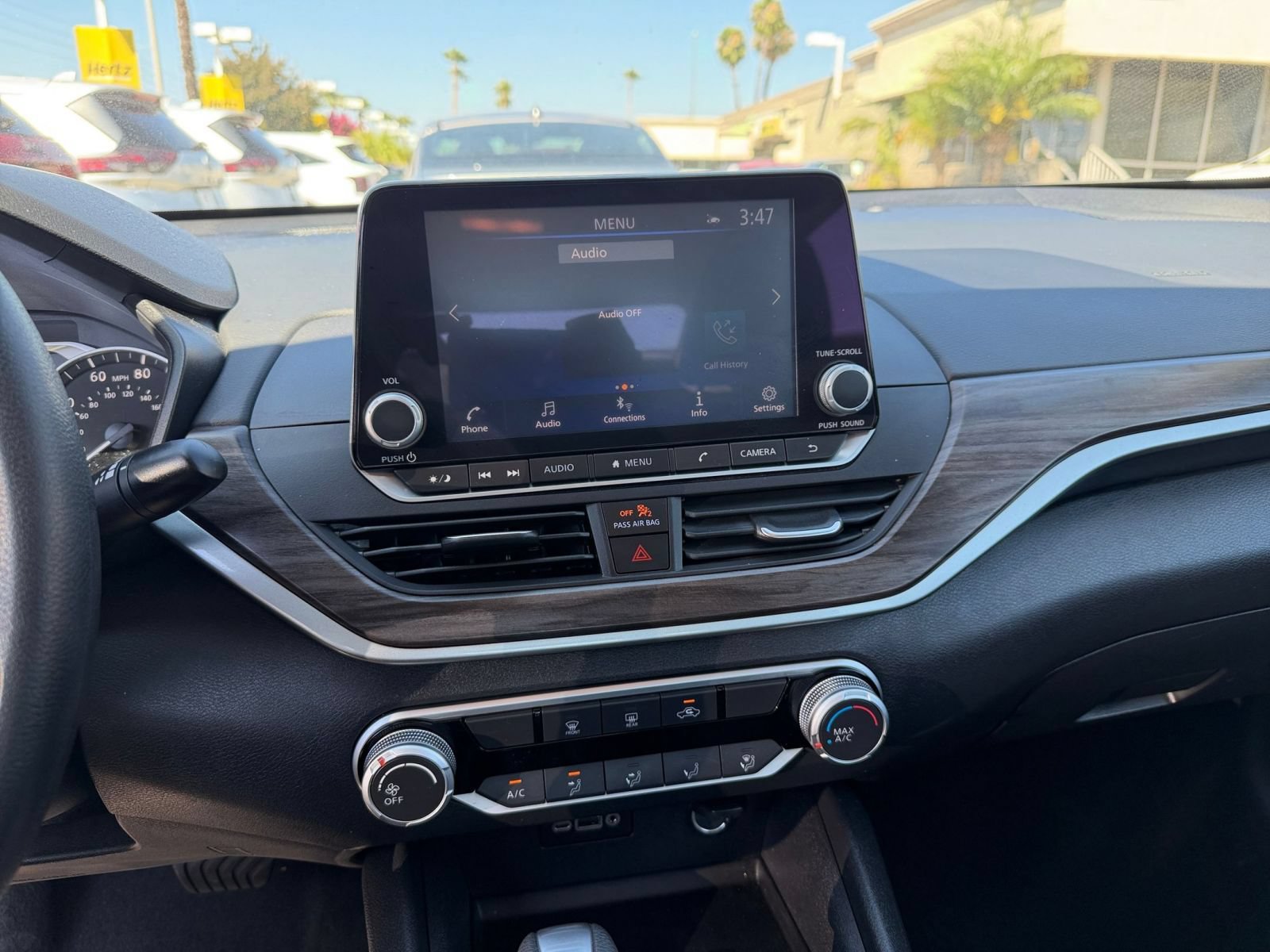 Used 2025 Nissan Altima 2.5 SV FWD image 16