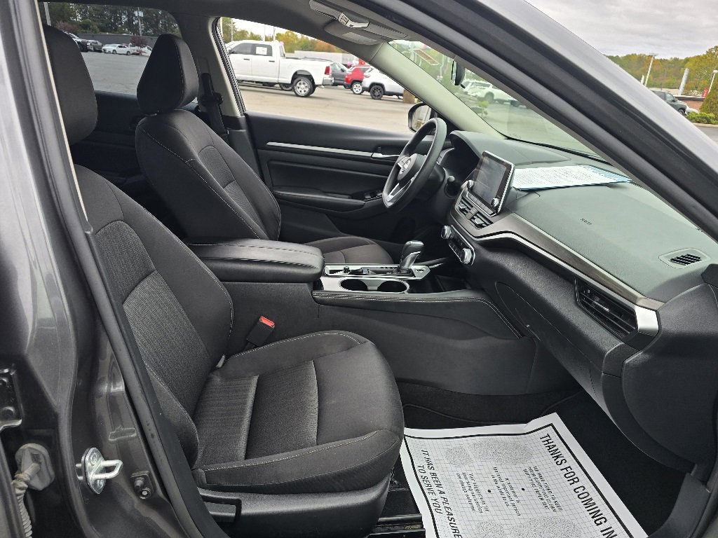 Used 2023 Nissan Altima 2.5 SV image 14