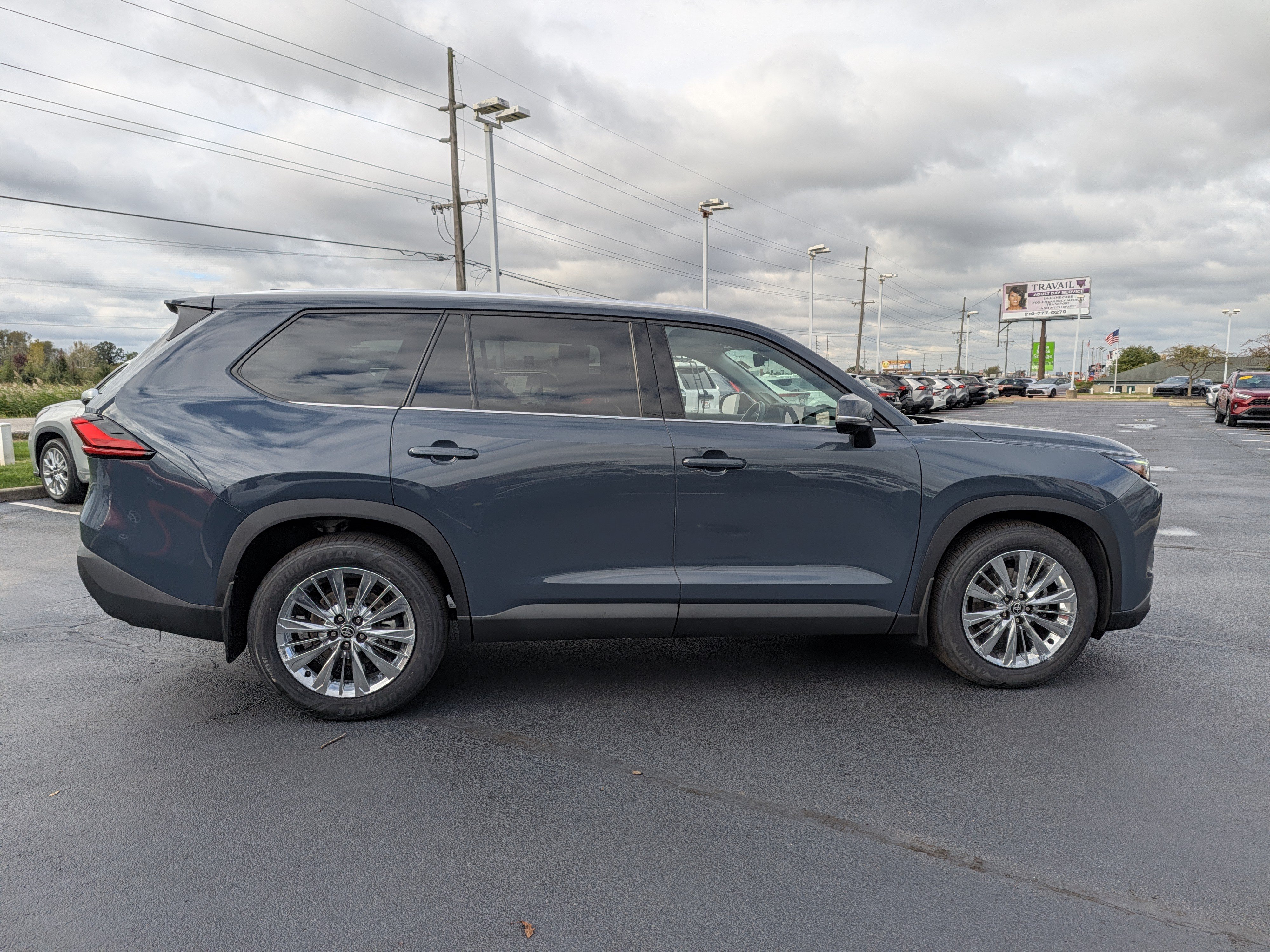 Used 2024 Toyota Grand Highlander AWD image 9