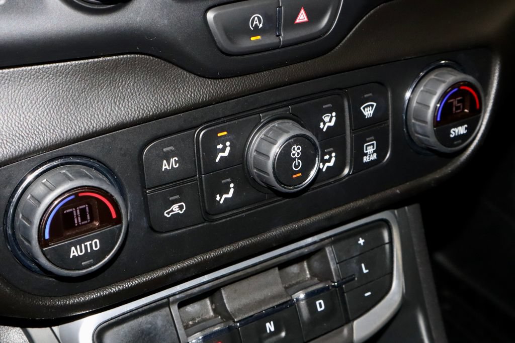 Used 2022 GMC Terrain SLE w/ Driver Convenience Package FWD image 32