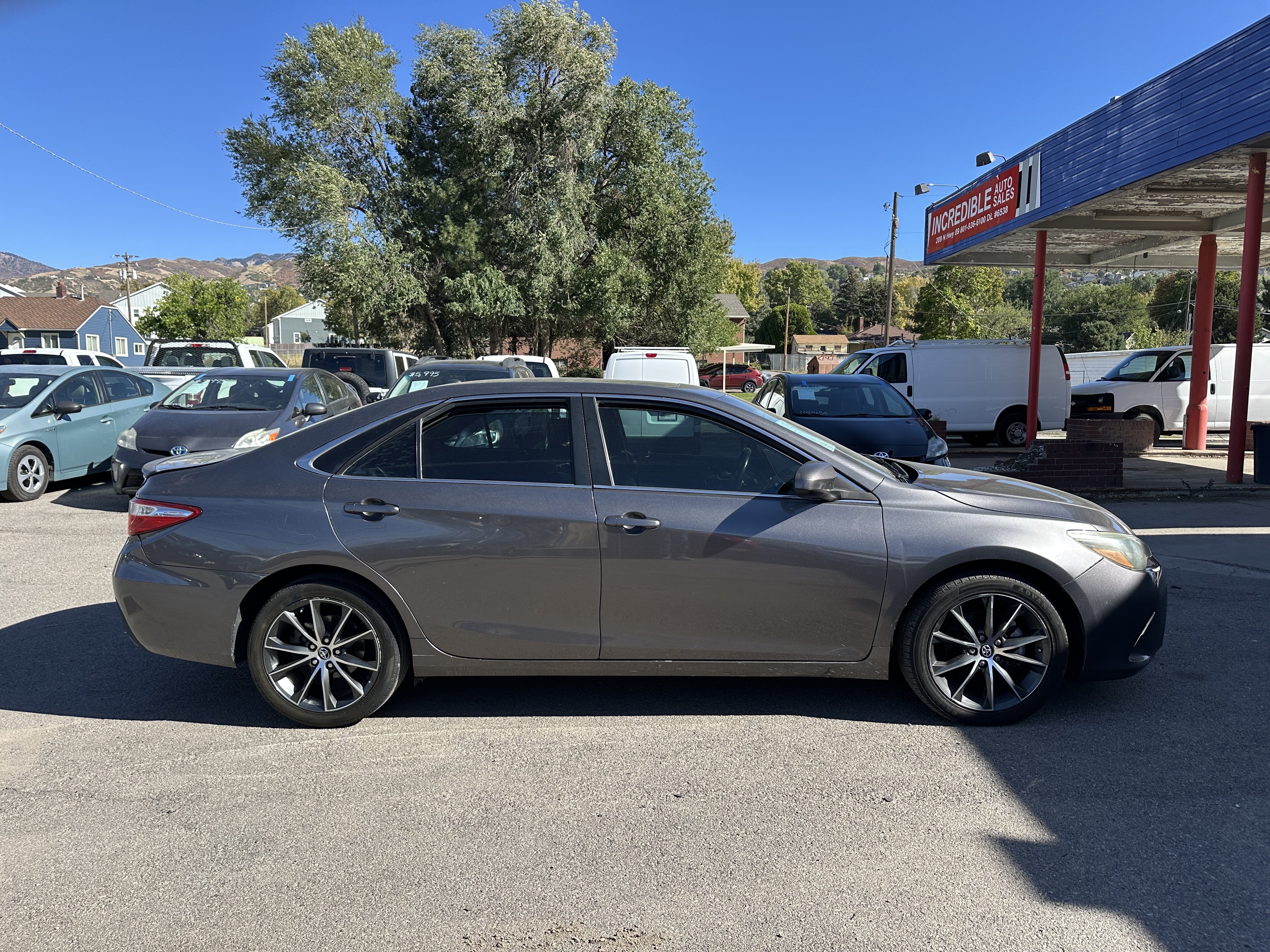 Used 2015 Toyota Camry XSE FWD image 3