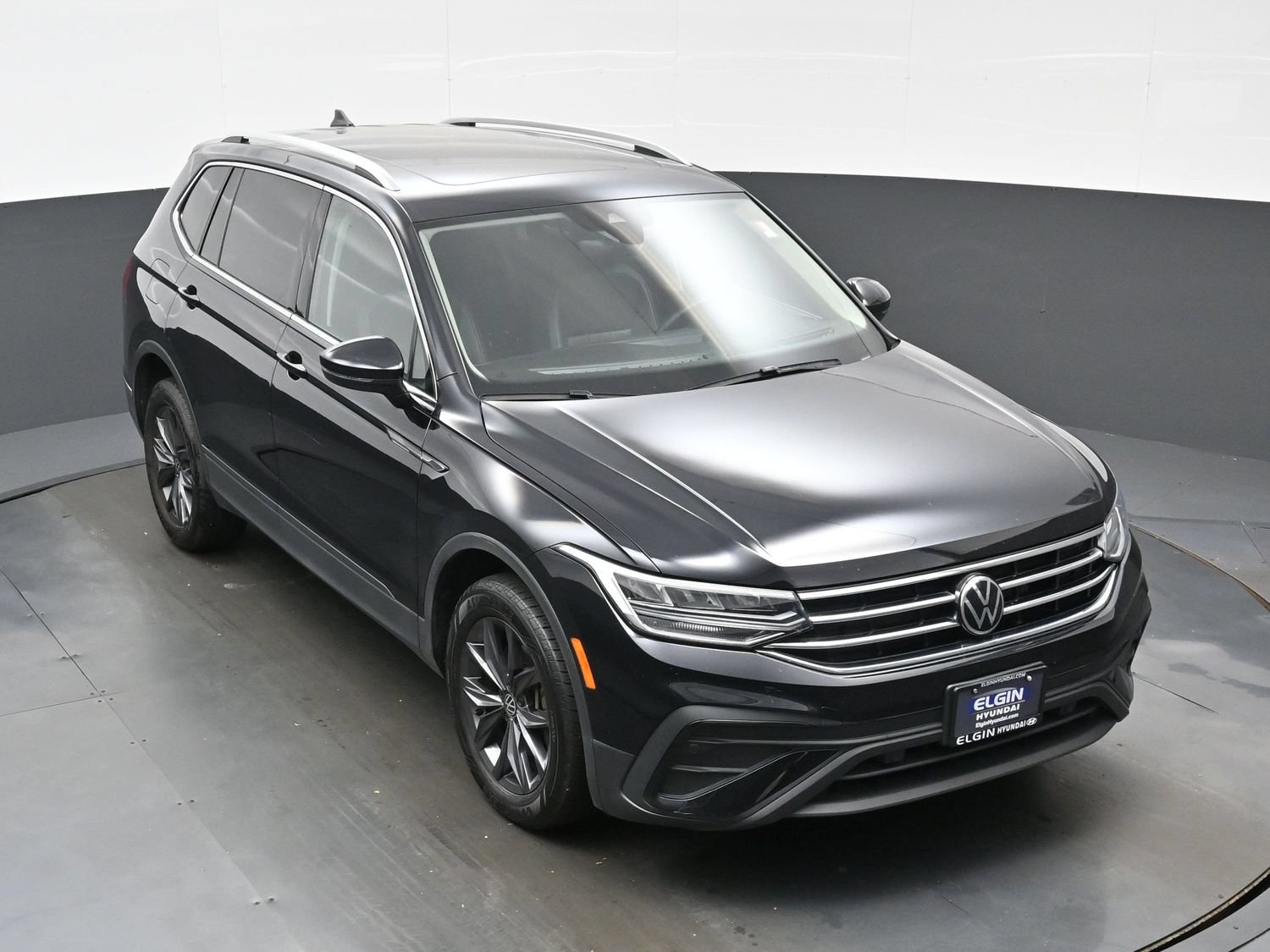 Used 2022 Volkswagen Tiguan SE AWD/4WD image 41